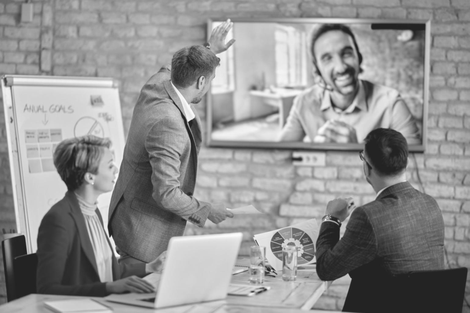 Detaillierte Finanzanalyse und Vergleichstools